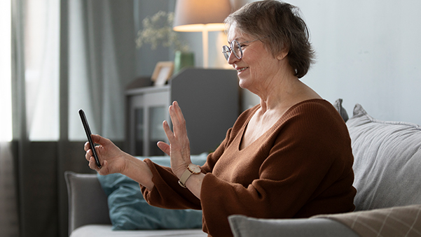 Teleasistencia: tecnología clave para el bienestar de las personas mayores y dependientes